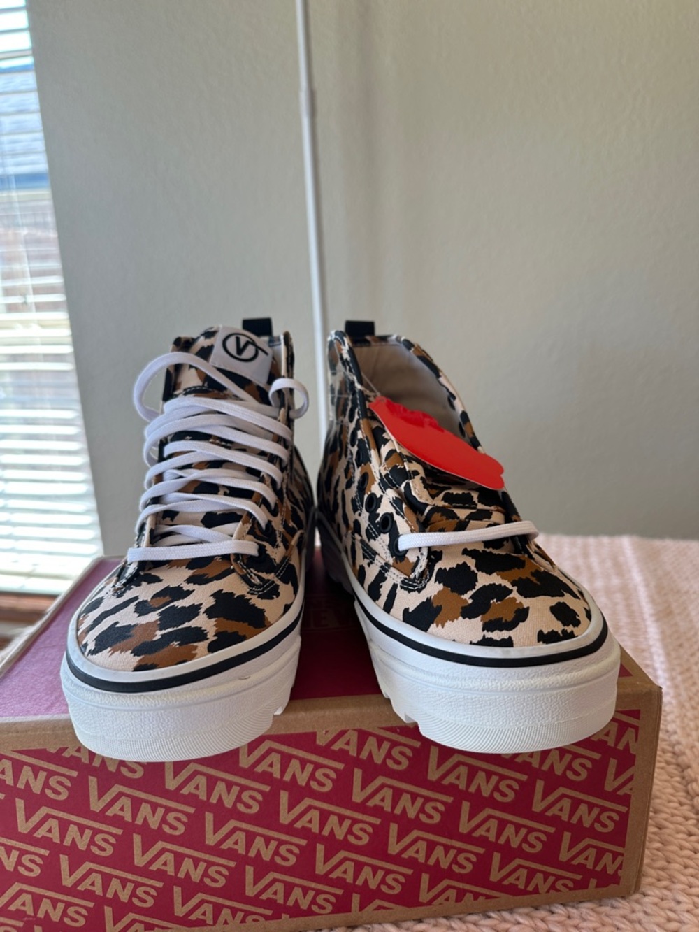 Vans leopard high top sentry WC shoes women’s size 8.5 new in the box - Picture 7 of 8